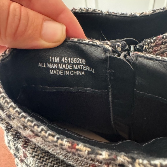 NEW Comfort Women’s Plaid Ankle Boots Bow Zip Black Red Grey Size 11 M - Picture 7 of 8